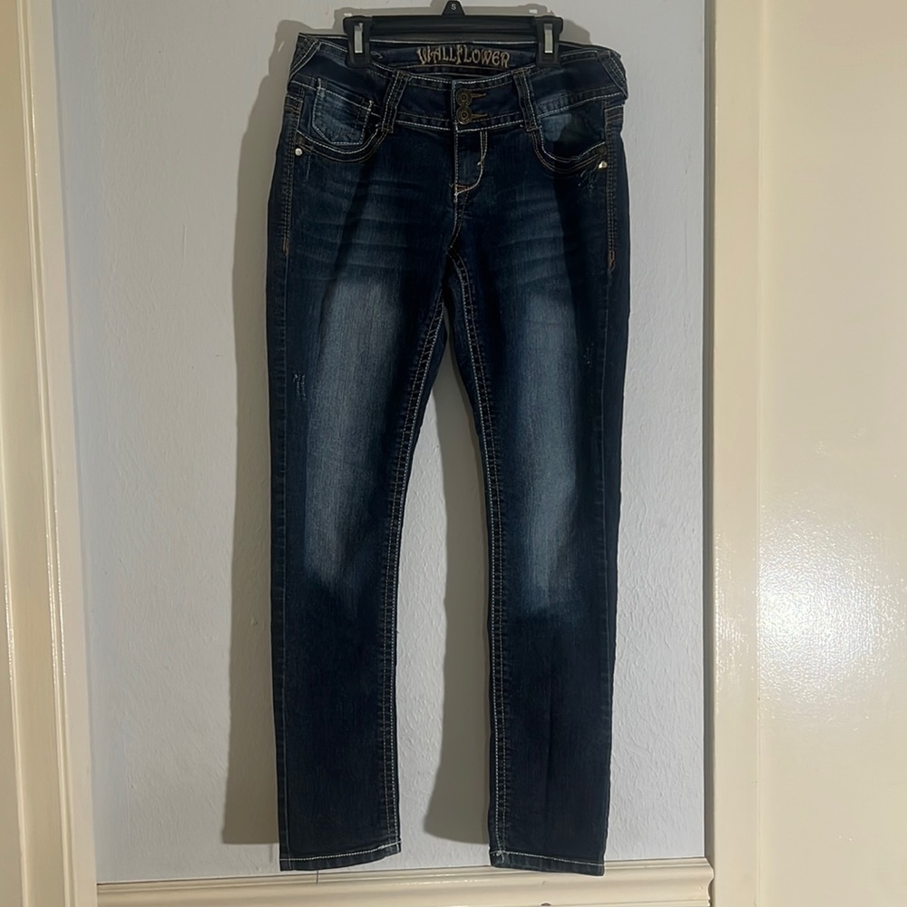 WallFlower jeans - distressed - size 9 (29”) - 29” inseam